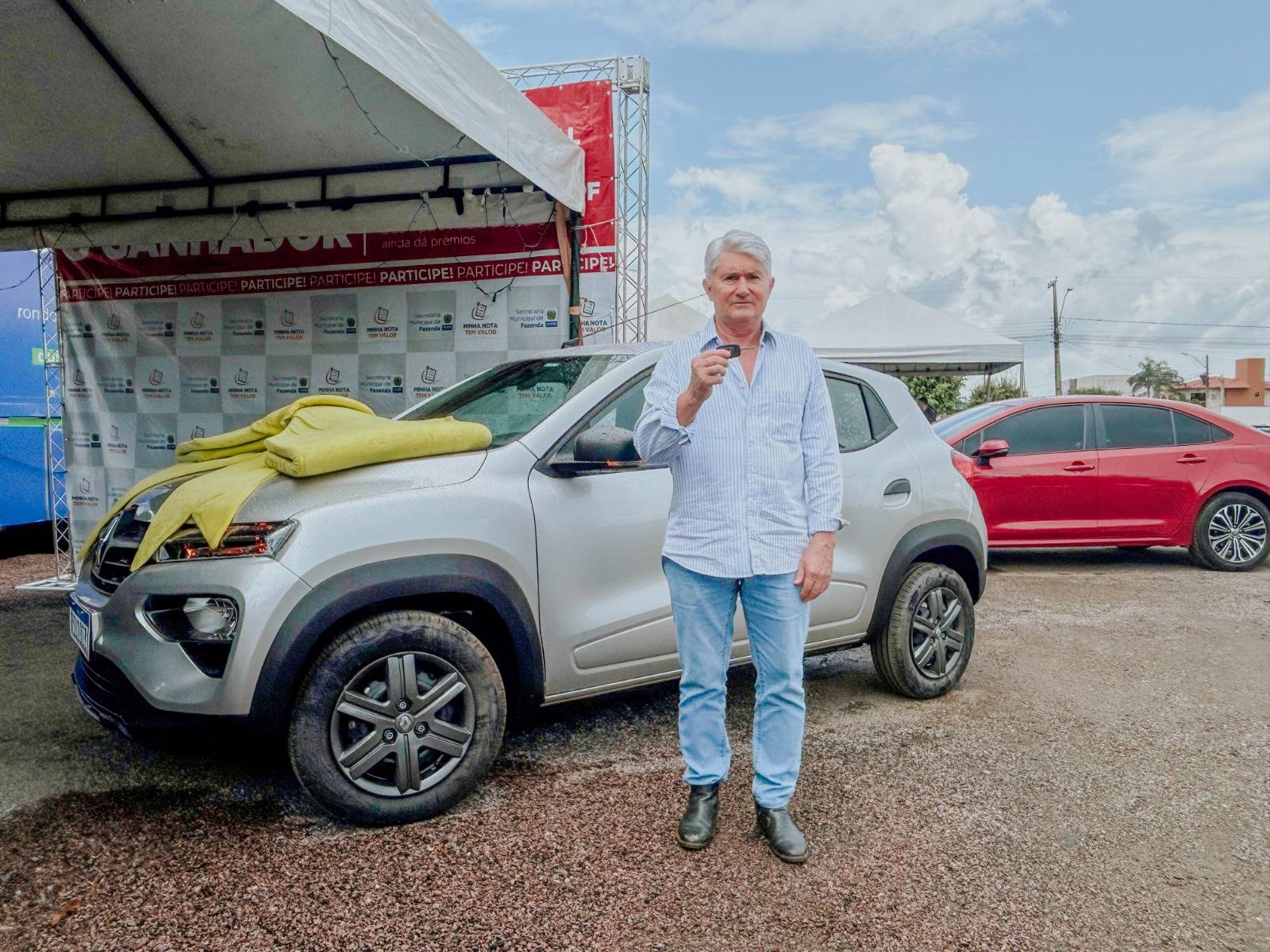 Semfaz entrega carro como prêmio do último sorteio de 2025 do programa Minha Nota Tem Valor Para Vilhena