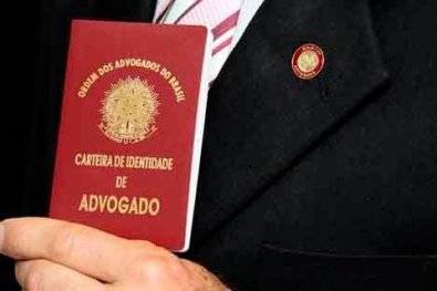 Condenado por tráfico pela justiça de Rondônia, advogado vai à delegacia com cliente e é preso em MT