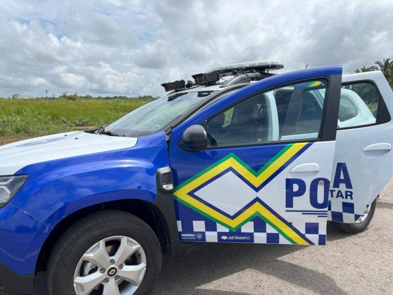 Cerca de 24 horas após obter liberdade condicional, homem rompe tornozeleira eletrônica e é preso empurrando moto furtada, em Vilhena
