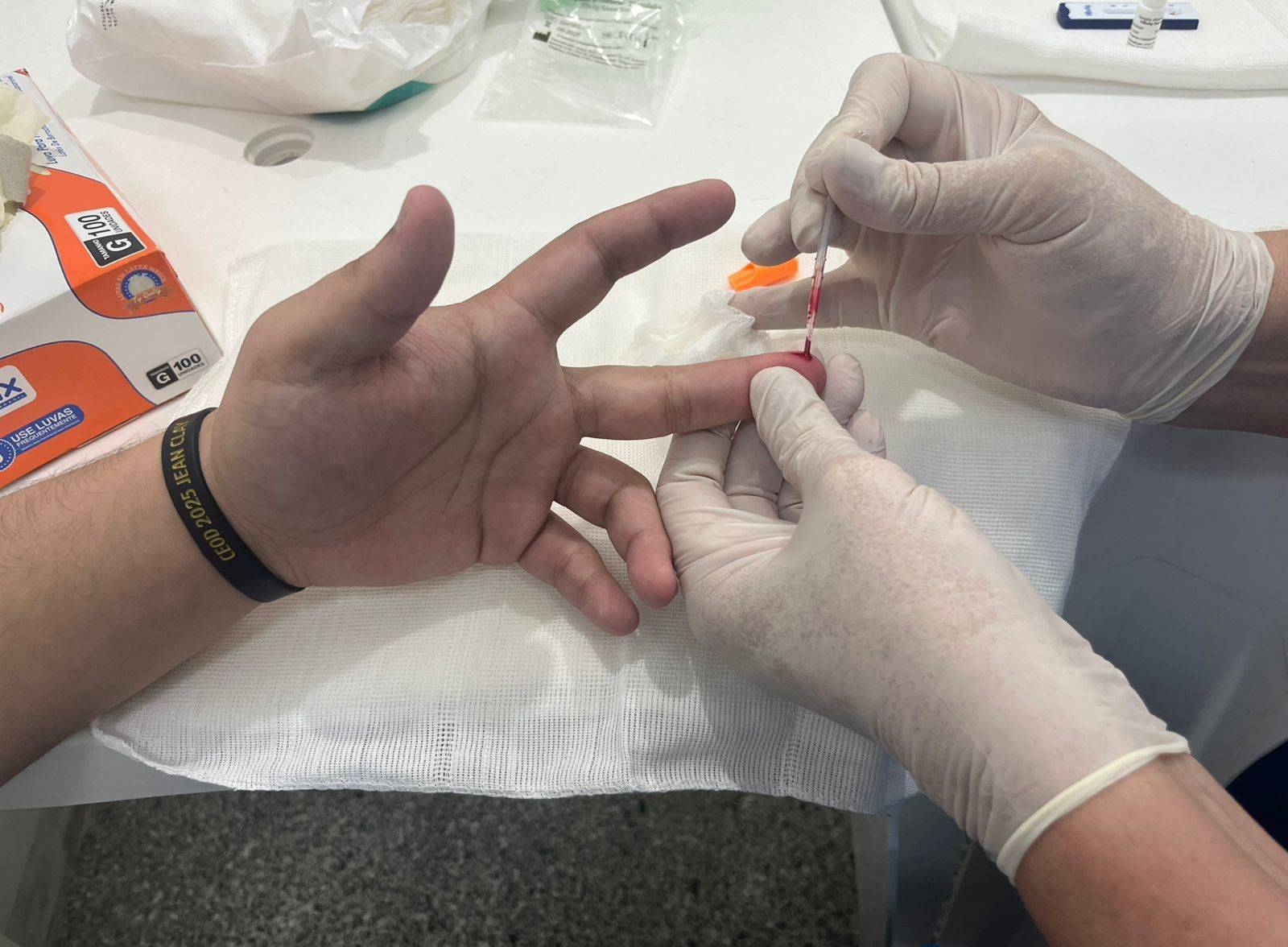 Hospital Regional de Vilhena realiza campanha “Dezembro Vermelho” com foco na prevenção ao HIV e às ISTs