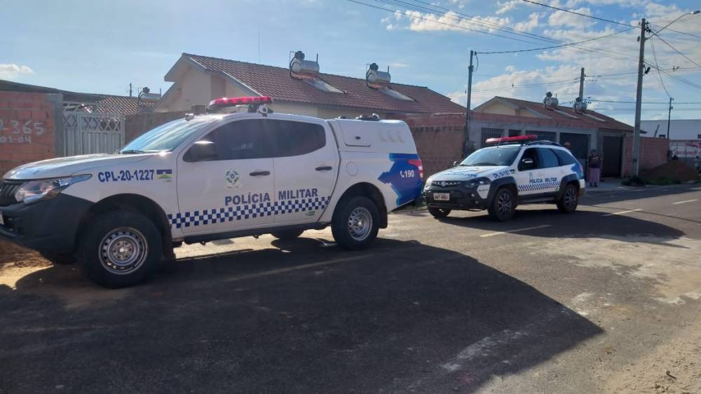 Após apanhar do marido, mulher se tranca no banheiro e usa WhatsApp para acionar a Polícia Militar, em Vilhena