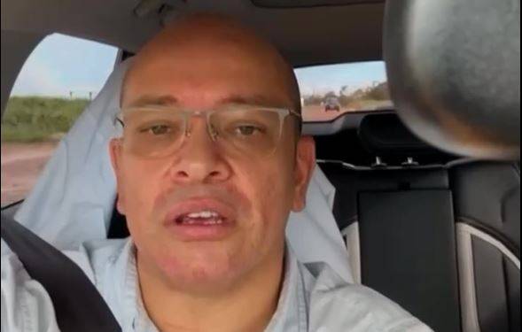 ASSISTA: em novo vídeo nas redes sociais, médico-vereador denuncia uso de Inteligência Artificial para atacá-lo, em Vilhena