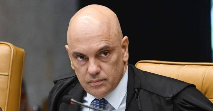 Médico de RO que preside CFM e abriu sindicância sobre atendimento a Bolsonaro responde “Xandão” e tenta evitar depoimento à PF
