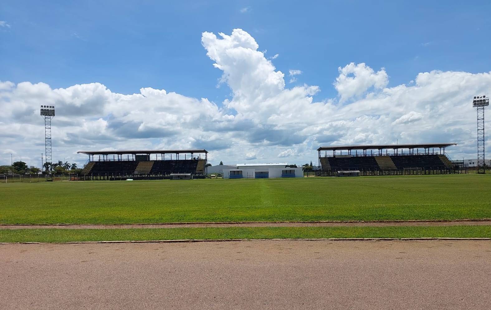 Com recursos próprios, Prefeitura de Vilhena planeja modernização e ampliação do Estádio Portal da Amazônia
