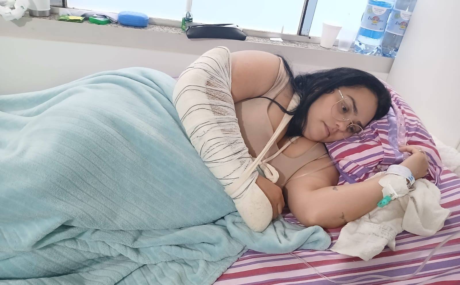 AJUDEM: faxineira tem bicicleta elétrica atingida por moto em Vilhena, sofre fratura e família cria campanha para pagar cirurgia