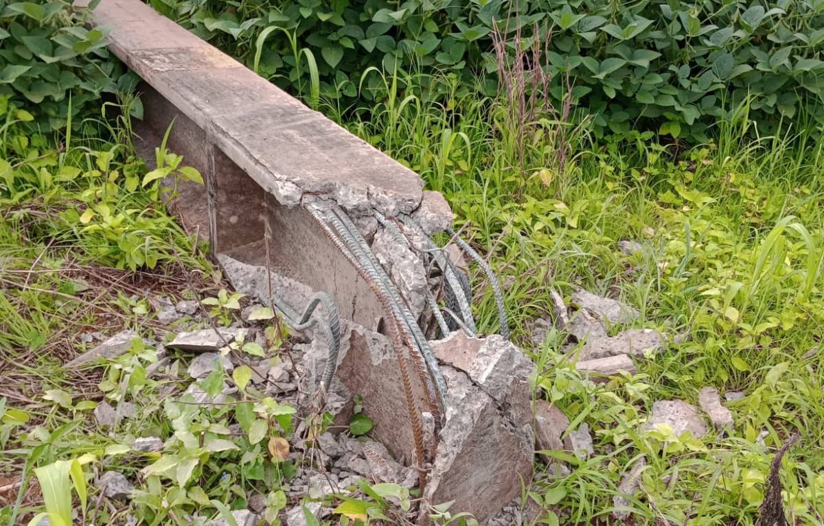 Postes de concreto caem na área rural de Vilhena e dezenas de fazendas deverão ficar até 12 horas sem energia elétrica