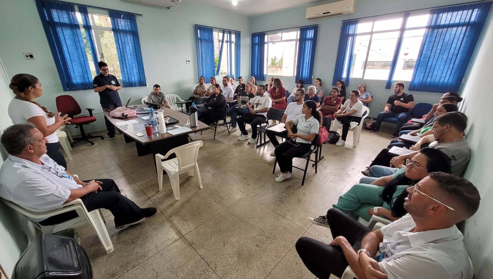Grupo Chavantes, que administra unidades de saúde em Vilhena, dá boas-vindas a novos colaboradores com palestra de integração