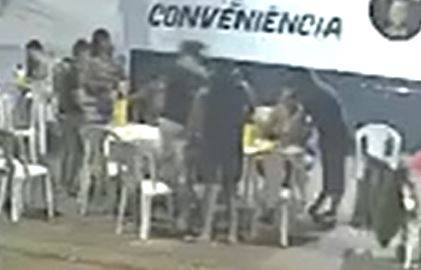 ASSISTA VÍDEO: amazonense que morreu em Vilhena neste final de semana levou soco durante briga em conveniência
