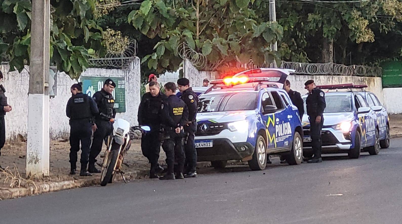 VÍDEO: pilotando moto irregular, adolescente de 16 anos sofre queda durante perseguição policial e é apreendido, em Vilhena