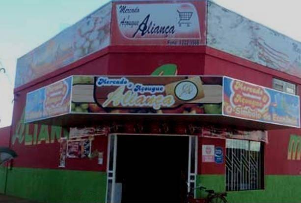 Homem armado rouba mercado no setor 19 de Vilhena