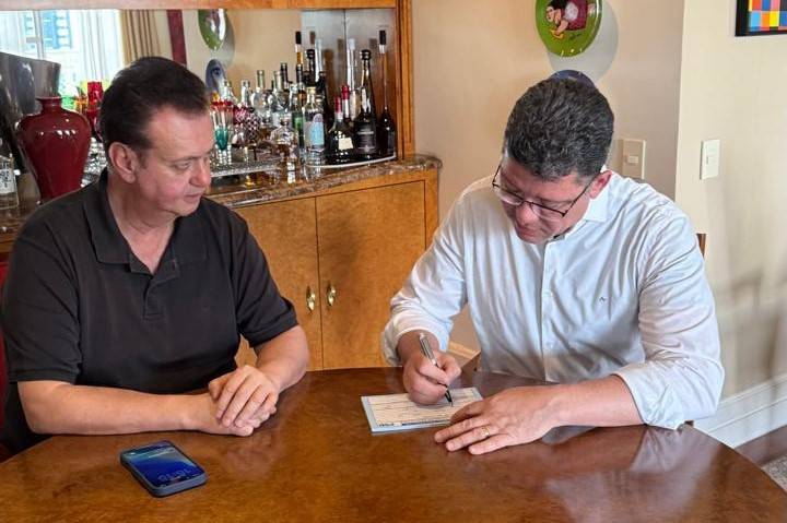 Ex-senador “leva” governador de Rondônia para o PSD e prevê prefeito de Cacoal disputando segundo turno este ano