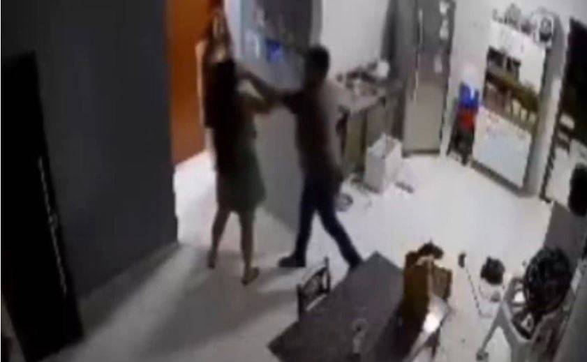 VÍDEO - Em cidade de MT, profissional do sexo aciona a polícia após cliente “broxar”, agredi-la com socos e exigir dinheiro de volta