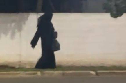 ASSISTA VÍDEO: “mulher de preto” andando nas proximidades do cemitério, em Vilhena, “ressuscita” histórias de assombração