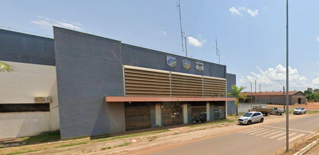Após ser esfaqueado por mulher na casa do pai, em Colorado do Oeste, homem tem pulmão perfurado e é transferido para Vilhena