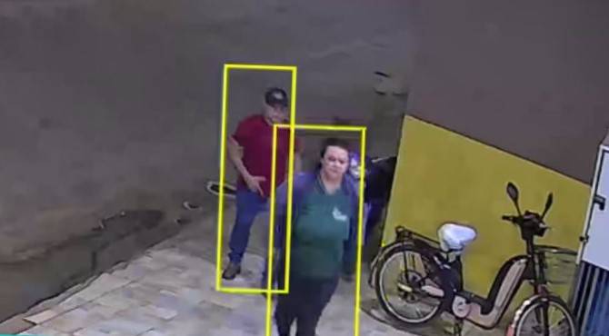 FOTOS E VÍDEO: de bicicleta elétrica, mulher chega para trabalhar e sofre tentativa de assalto, em Vilhena