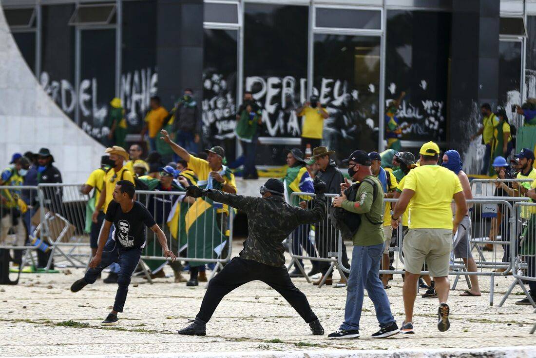 Esposa de empresário vilhenense acusada de participar do “quebra-quebra” em Brasília é intimada pelo STF a se defender