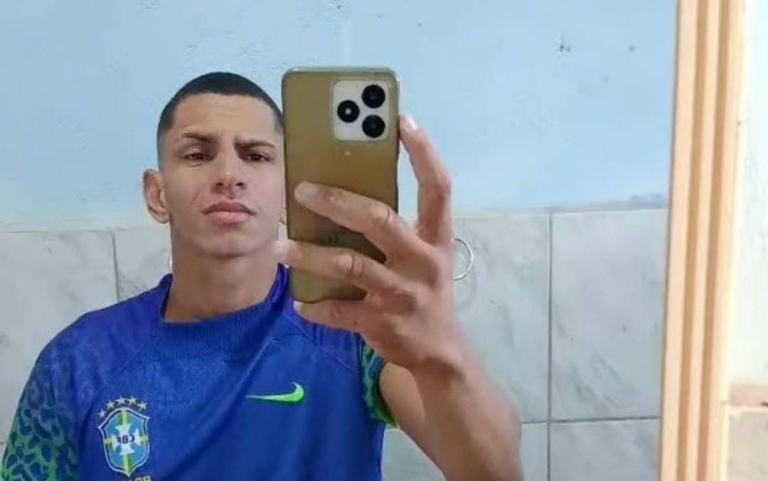 Vídeo chocante que mostra morte de motociclista que bateu em ônibus em rodovia estadual de Rondônia viraliza no WhatsApp