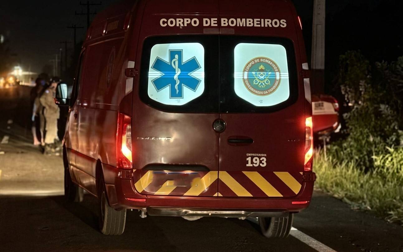 Viatura do Corpo de Bombeiros se envolve em acidente com motocicleta durante resgate, em Vilhena