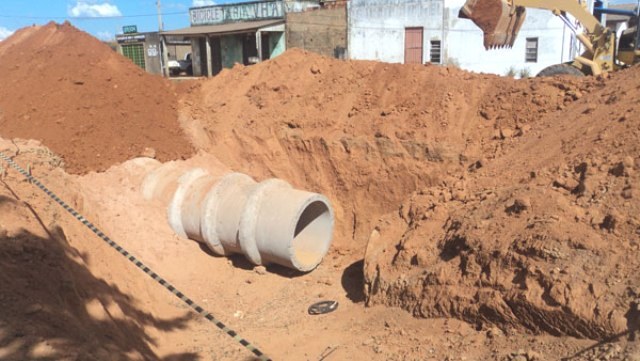 Jornalista ligado a Goebel ataca Rover pela imprensa; aliados do prefeito reagem