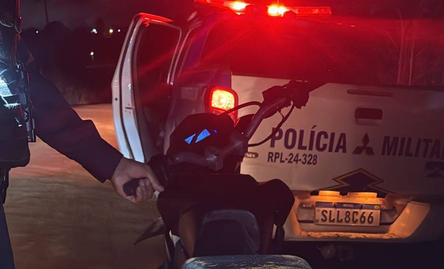 Flagrado com motocicleta roubada em Vilhena, homem sofre queda durante perseguição policial, mas consegue escapar