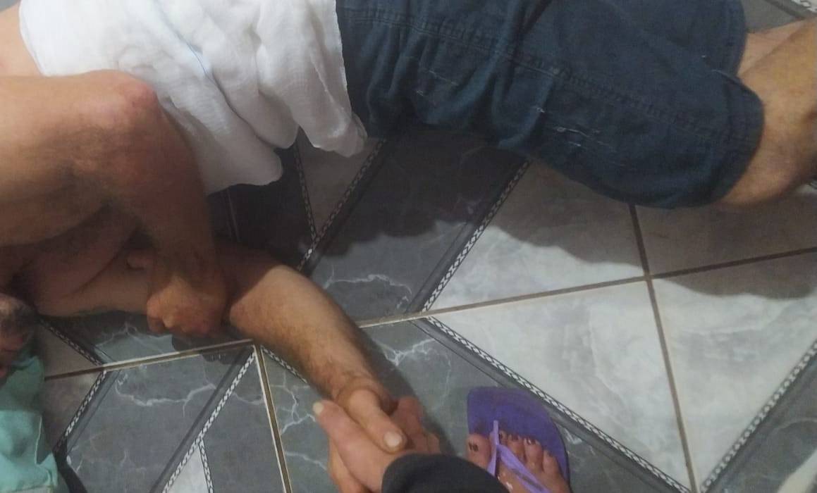 Homem fica com as vísceras expostas após ser esfaqueado por colega na mesma cidade onde outro já havia sido assassinado
