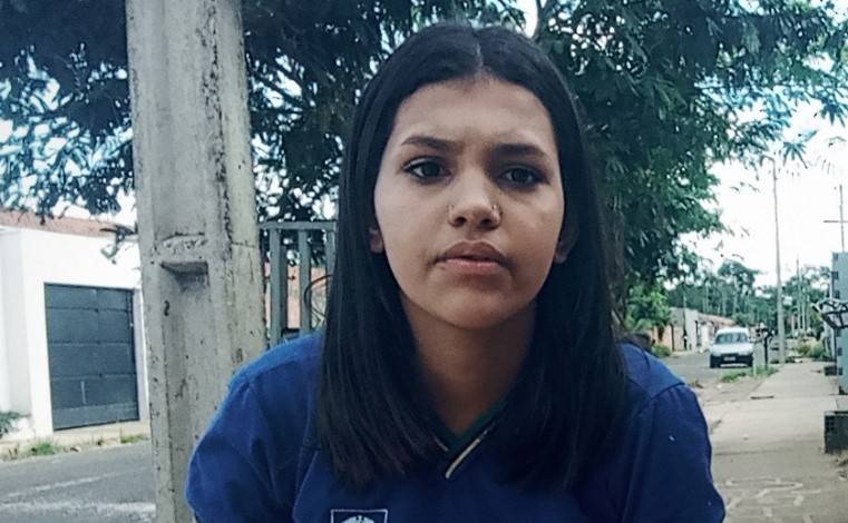 Garota de 14 anos sai de casa para ir à escola e desaparece, em Vilhena; mãe registra boletim na polícia e pede ajuda