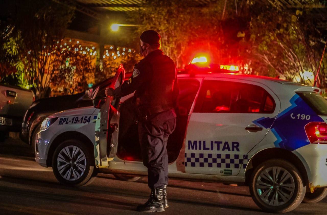 Polícia Militar prende dupla acusada de furto a restaurante e receptação em Vilhena; objetos foram recuperados