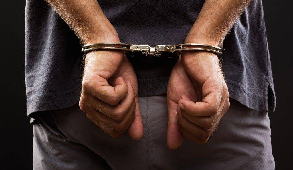 Depois de agredir a esposa, atear fogo na própria casa e ser espancado por vizinhos, homem ofende policiais, em Vilhena