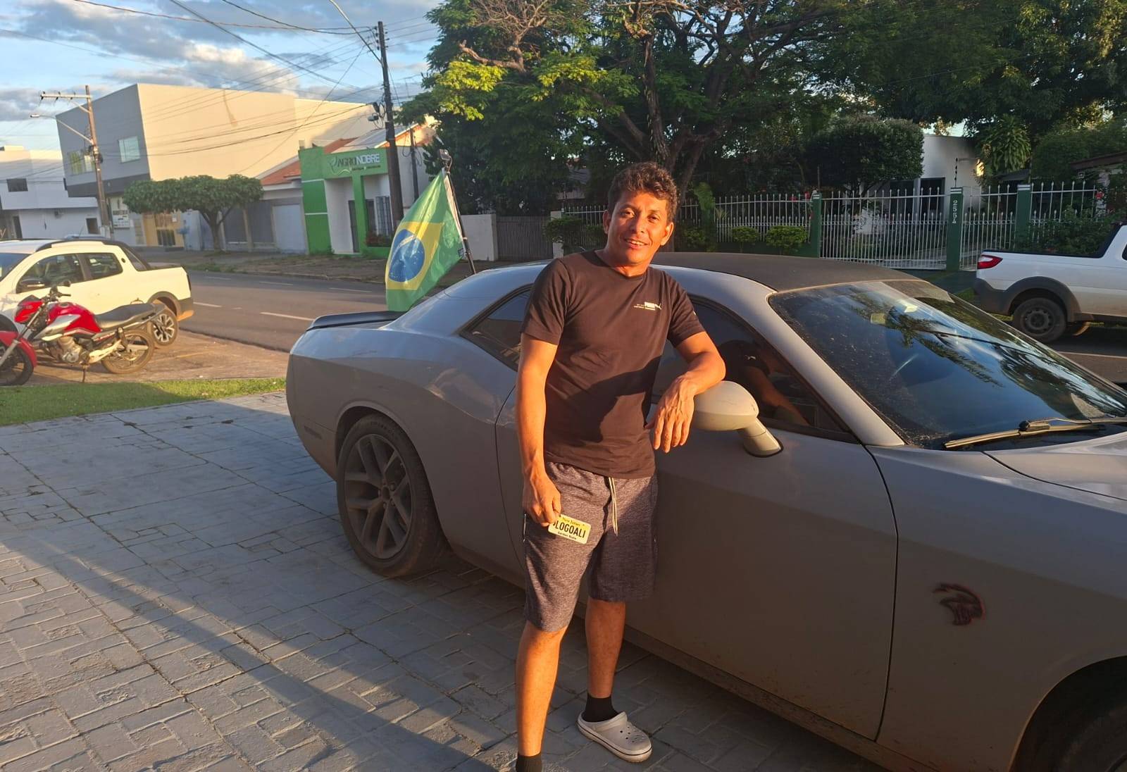Mineiro que migrou para os EUA, onde comprou o “carro dos sonhos”, chega em Vilhena após 15 dias dirigindo desde a Colômbia