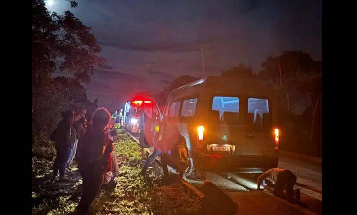 VÍDEO: levando pacientes para Cacoal, van da prefeitura de Cabixi “dá defeito” duas vezes na viagem; motorista teria evitado tragédia
