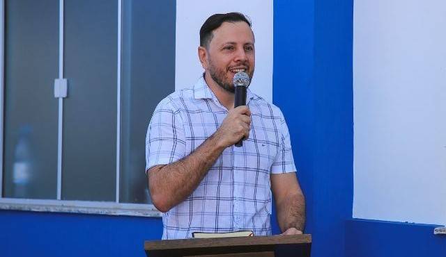 Prefeito de Vilhena não renuncia ao mandato, fala da “rasteira” que levou e revela os nomes de seus candidatos este ano