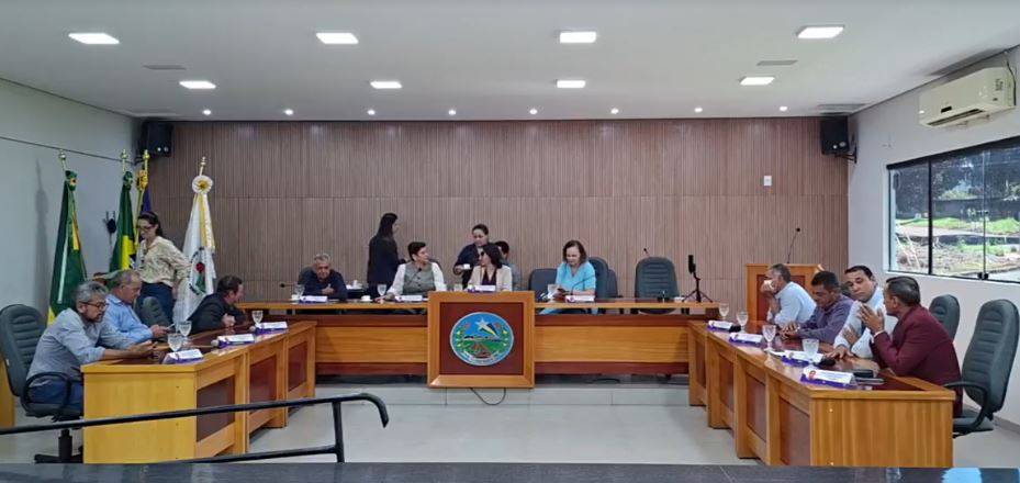 LEIA DECISÃO: por 10 votos a zero, vereadores reprovam contas e tornam prefeito de Colorado do Oeste inelegível por 8 anos