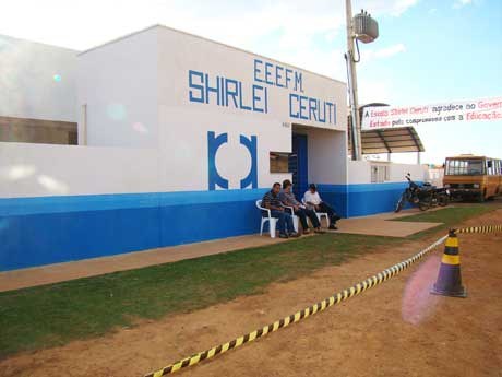 CREA não se mexeu com escolas desabando, mas agora quer fiscalizar pinturas