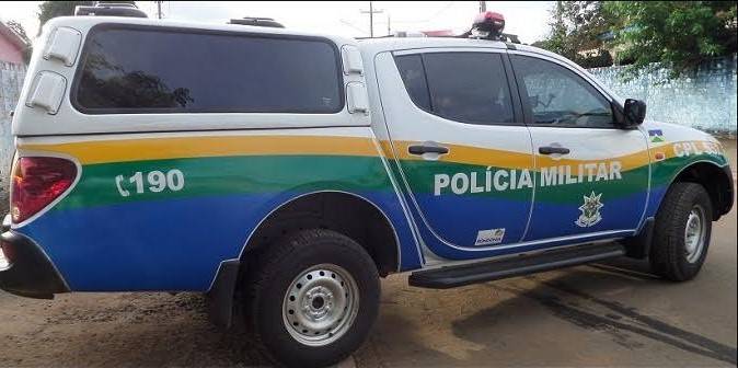 Mulher é agredida com capacete e ameaçada de morte com faca, em Vilhena; suspeito, que é companheiro da vítima, foi preso