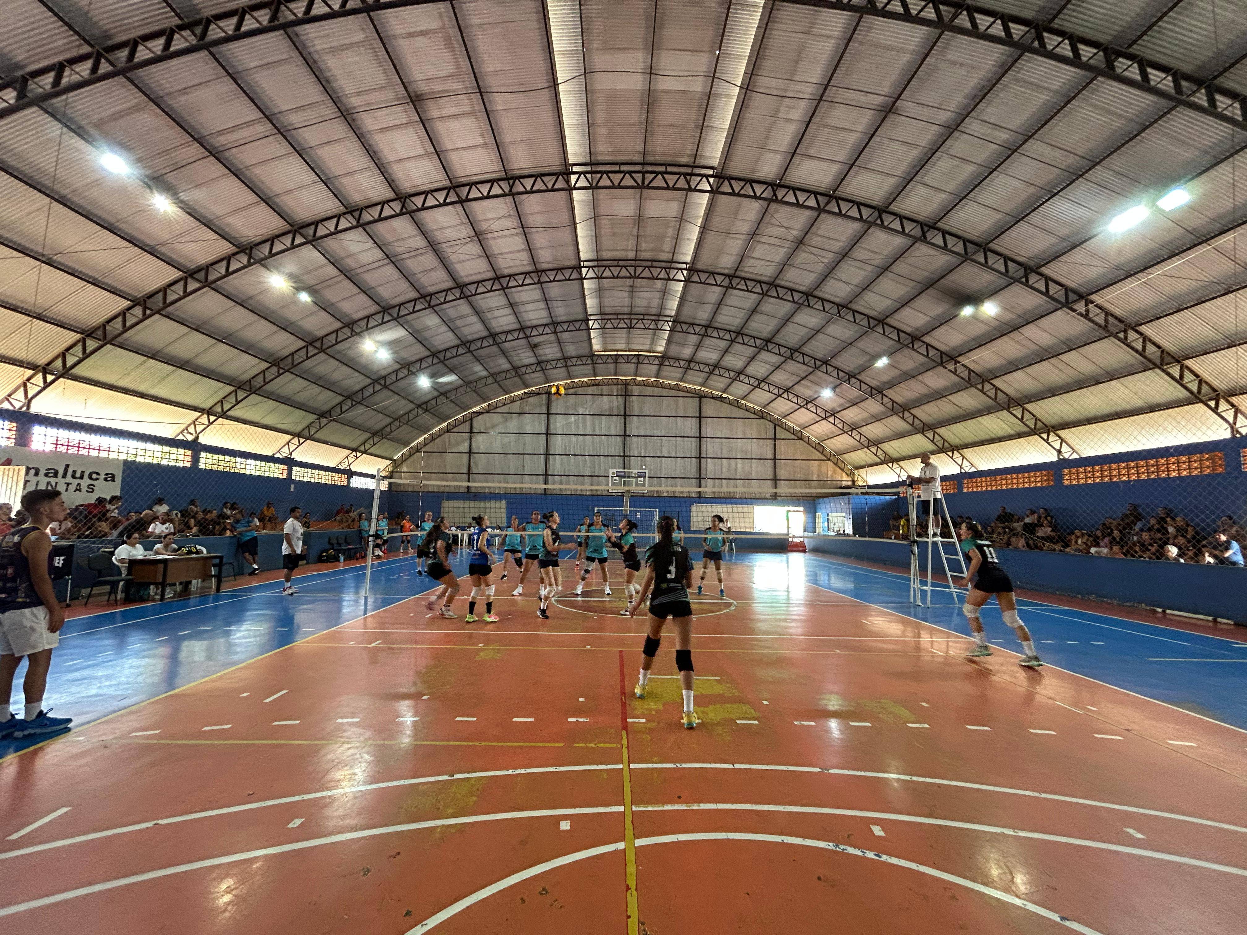 Equipe de Cerejeiras conquista Copa Intermunicipal de Voleibol Feminino em Vilhena