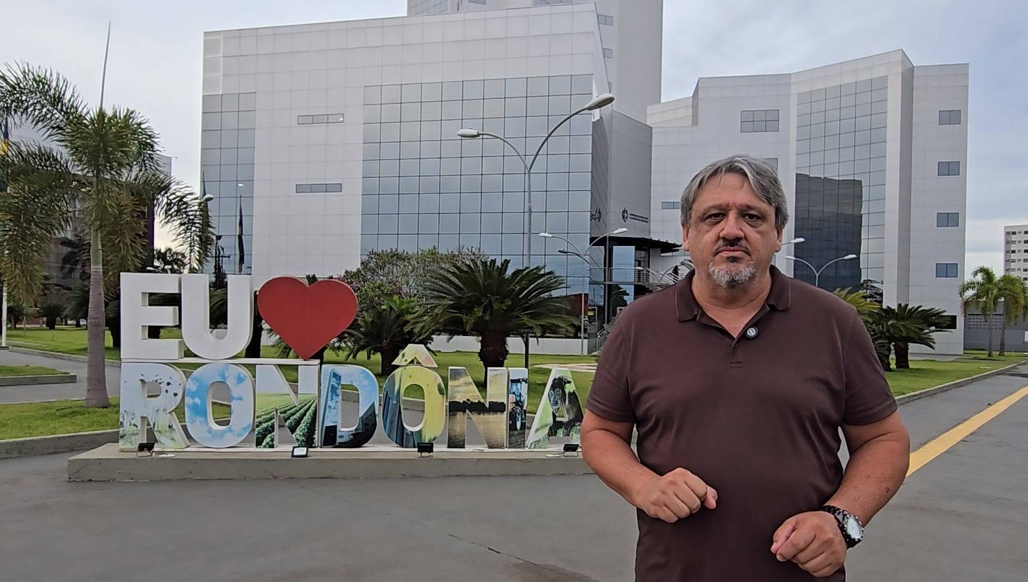 Assembleia Legislativa de Rondônia concede título de Cidadão Honorário do Estado ao jornalista vilhenense Paulo Mendes