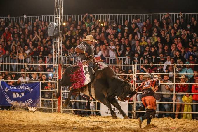Empreendedores e profissionais do rodeio pedem retratação pública do vereador Jandir Vigilante, que criticou evento em Cerejeiras
