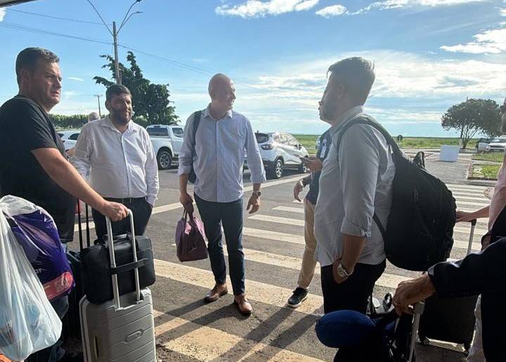 Com médicos locais ameaçando paralisação por salários atrasados, 7 novos profissionais chegam em Vilhena; entenda a crise