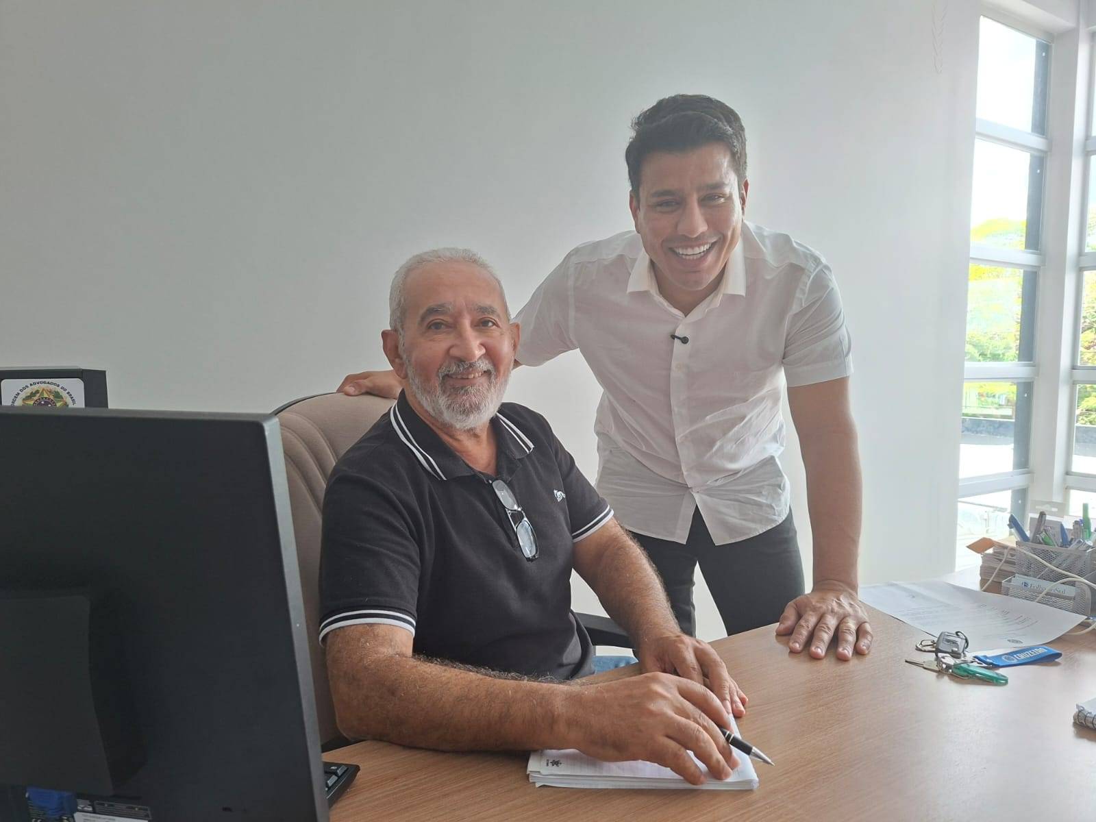Em visita ao FOLHA DO SUL, ex-prefeito de Cacoal diz acreditar que disputará o 2º turno para governador com Marcos Rogério