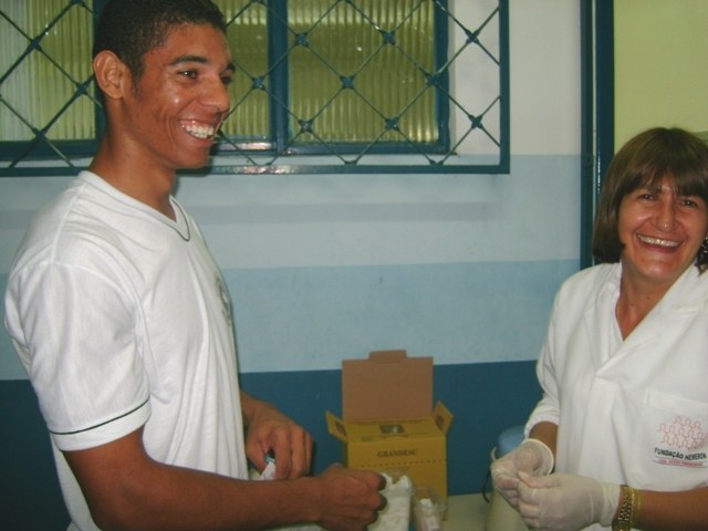 Alunos de escola pública doam sangue e arrecadam uma tonelada de alimentos