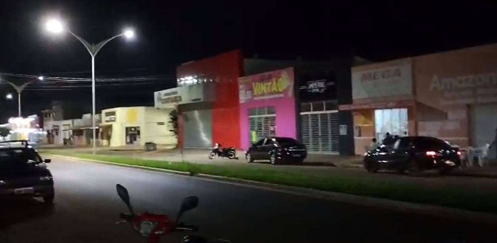 ASSISTA VÍDEO: comerciantes relatam “gambiarras” e prejuízos com “apagões” frequentes em avenida de Vilhena