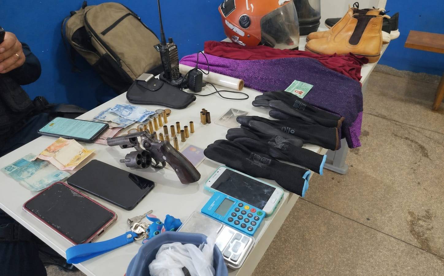 Presa pela PM junto com o parceiro, mulher que pilotou moto usada em assassinato confessa crime que chocou Vilhena