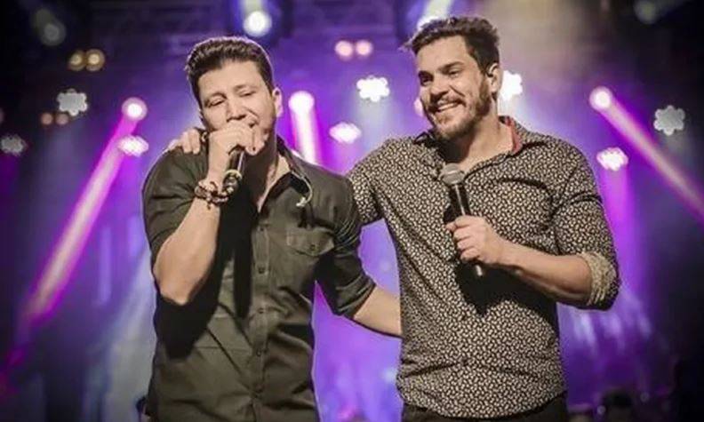 Em menos de um mês, cidade vizinha que tem 18 mil habitantes vai gastar R$ 1,2 milhão com shows artísticos; confira valores dos cachês