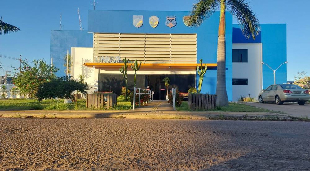 Cansado de ter sua mercearia saqueada, comerciante atira em ladrão adolescente de 16 anos, que está intubado, em Vilhena