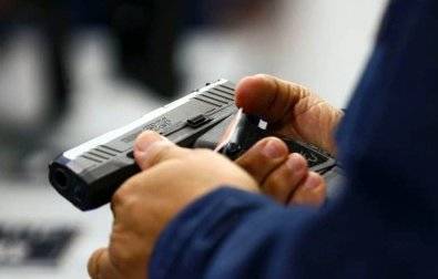 VÍDEO: em cidade vizinha dominada pela violência, adolescente de 16 anos sobrevive após ser atacada a tiros junto com a mãe