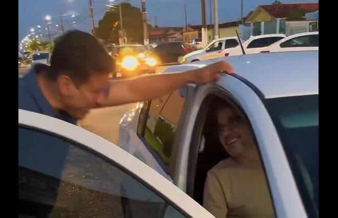ASSISTA VÍDEO: pré-candidato a governador de Rondônia denuncia, nas redes sociais, vereador e jornalista que estariam espionando sua casa