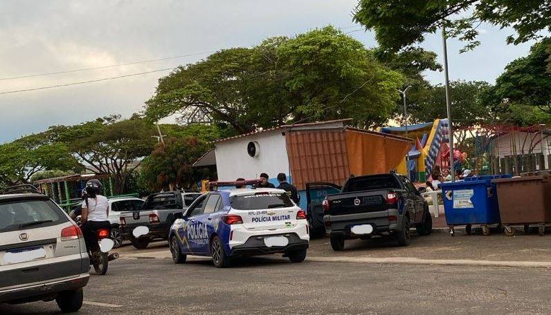 Homem de 43 aos, denunciado por se masturbar em frente mulheres e crianças tenta escapar, mas acaba preso em Vilhena