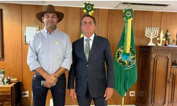 MPF vai à Justiça Eleitoral e pede que candidato seja proibido de usar sobrenome de Bolsonaro na disputa pelo Senado, em Rondônia