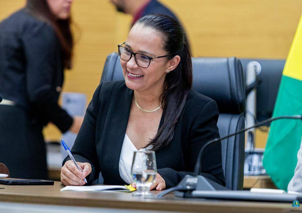 Deputada Rosangela Donadon viabiliza veículo para reforçar atendimento no município de Parecis