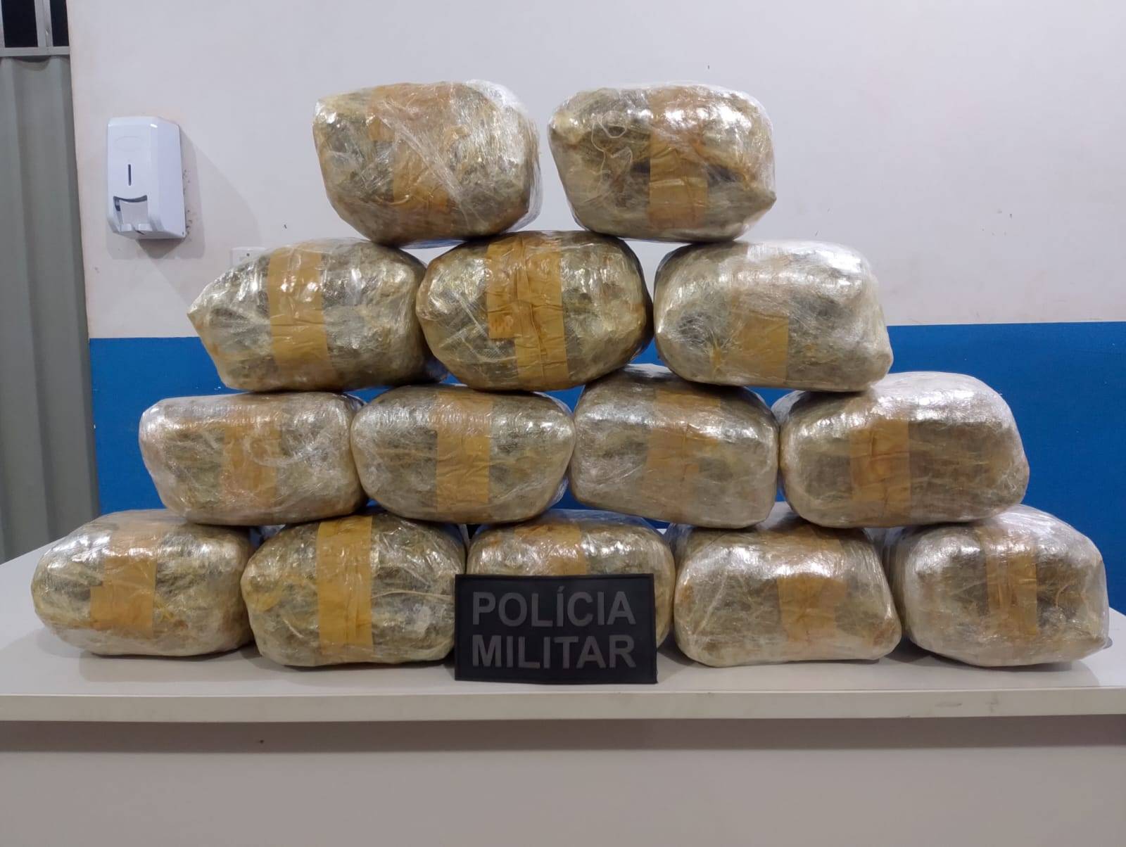 Funcionário da Eucatur aciona a polícia após constatar que passageiro estava saindo de Vilhena com mais de 15 kg de maconha em malas